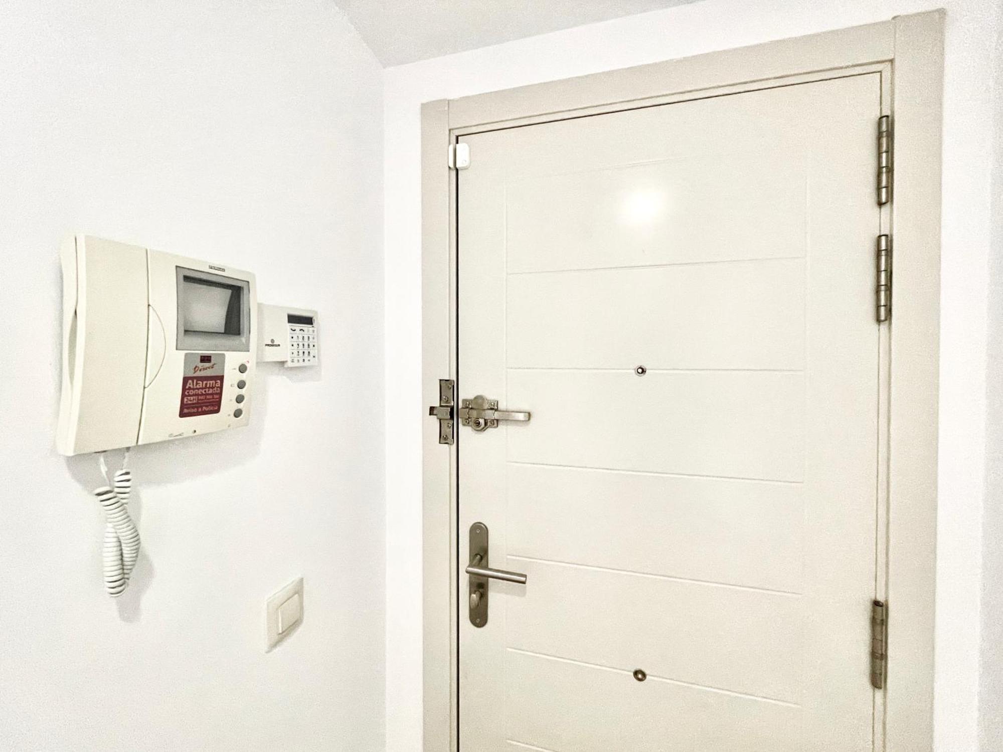 Maravilloso Apartamento Centrico De 70M2, Jardin Propio 40M2 Con Piscina Para Ninos Y Parking Opcional Malaga Luaran gambar