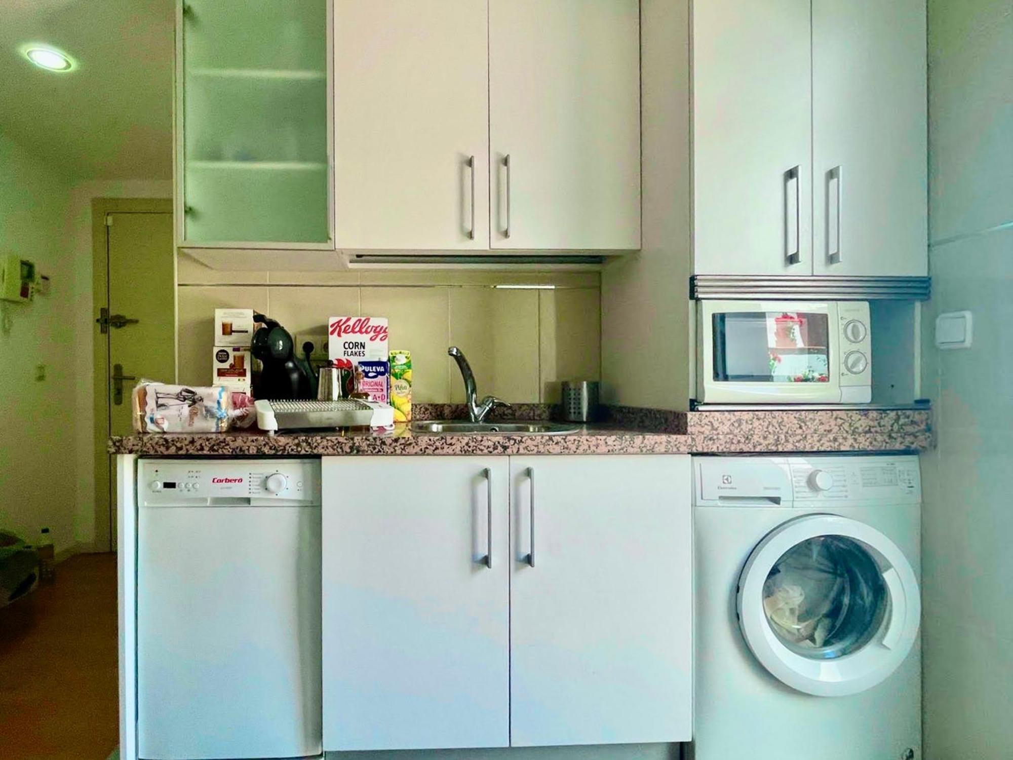Maravilloso Apartamento Centrico De 70M2, Jardin Propio 40M2 Con Piscina Para Ninos Y Parking Opcional Malaga Luaran gambar