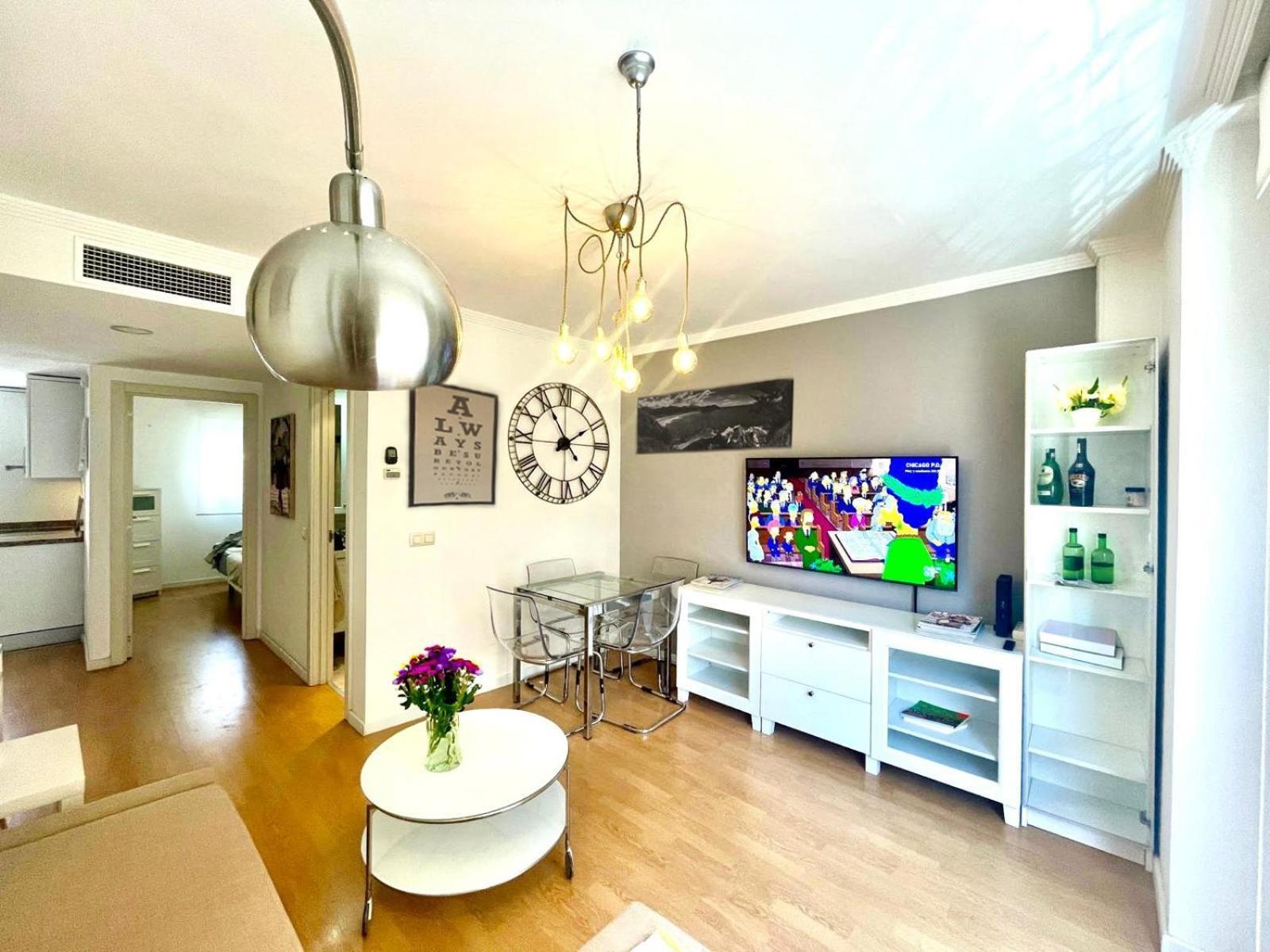 Maravilloso Apartamento Centrico De 70M2, Jardin Propio 40M2 Con Piscina Para Ninos Y Parking Opcional Malaga Luaran gambar