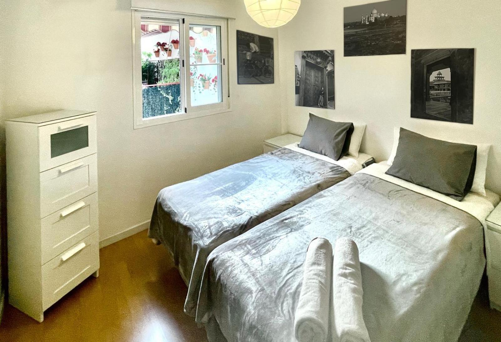Maravilloso Apartamento Centrico De 70M2, Jardin Propio 40M2 Con Piscina Para Ninos Y Parking Opcional Malaga Luaran gambar
